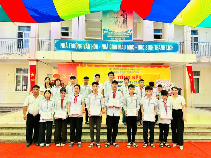 TRƯỜNG THCS TRƯỜNG THỊNH ĐẠT NHIỀU KẾT QUẢ NỔI BẬT TRONG NĂM HỌC 2025–2026- Ảnh 3.