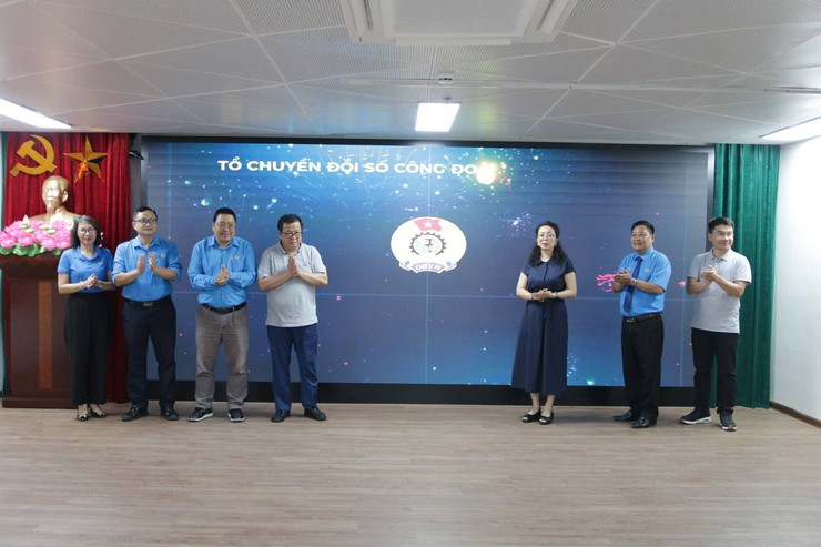 CÔNG ĐOÀN PHƯỜNG LÁNG ĐẨY MẠNH CHUYỂN ĐỔI SỐ, NÂNG CAO HIỆU QUẢ HOẠT ĐỘNG- Ảnh 3.