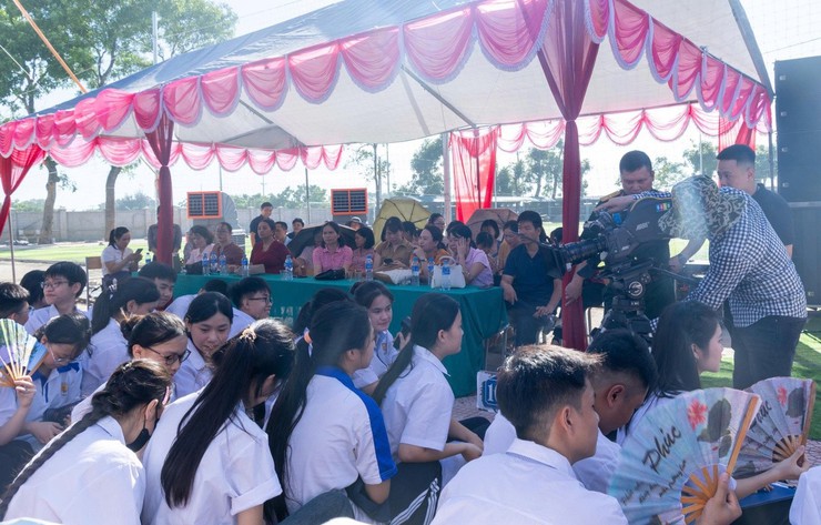 Cán bộ và Nhân dân xã Ứng Thiên tích cực phối hợp sản xuất phim tài liệu “Nhà cách mạng Trần Đăng Ninh- Ảnh 2.