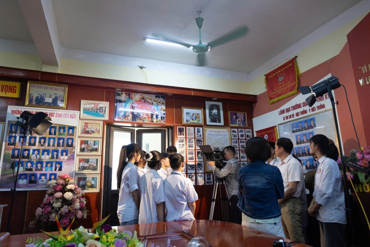 Cán bộ và Nhân dân xã Ứng Thiên tích cực phối hợp sản xuất phim tài liệu “Nhà cách mạng Trần Đăng Ninh- Ảnh 3.