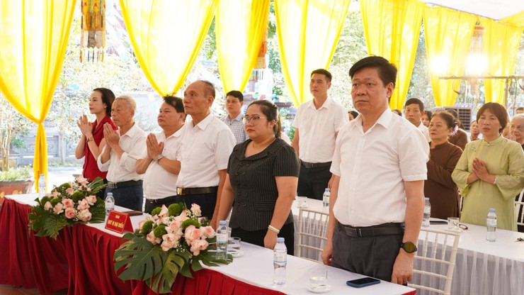 Lãnh đạo xã Quang Minh thăm, chúc mừng Đại lễ Phật đản Phật lịch 2570- Ảnh 2.