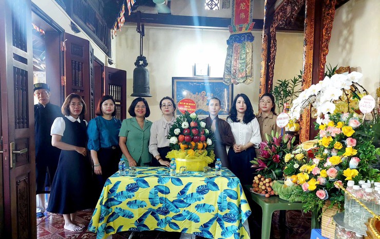 ĐẢNG ỦY - HĐND - UBND - UB MTTQ VIỆT NAM PHƯỜNG LÁNG THĂM VÀ CHÚC MỪNG CÁC CƠ SỞ PHẬT GIÁO NHÂN DỊP ĐẠI LỄ PHẬT ĐẢN PHẬT LỊCH 2570 - DƯƠNG LỊCH 2026- Ảnh 2.