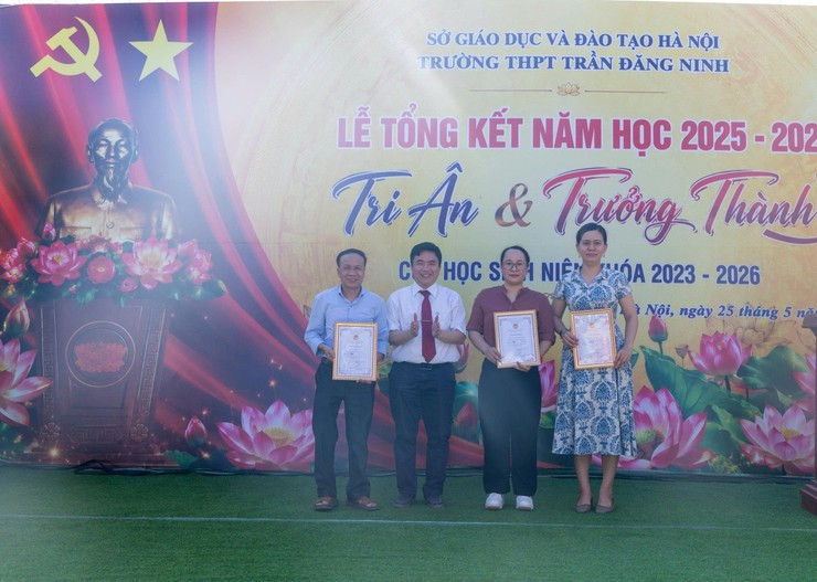 Thầy và trò Trường THPT Trần Đăng Ninh hoàn thành xuất sắc nhiệm vụ năm học 2025–2026- Ảnh 4.