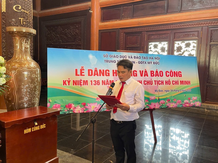 TRUNG TÂM GDNN – GDTX MỸ ĐỨC TỔ CHỨC LỄ DÂNG HƯƠNG VÀ PHÁT THƯỞNG TẠI NHÀ LƯU NIỆM BÁC HỒ- Ảnh 4.