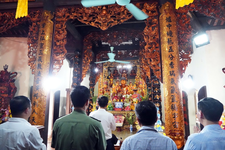 Đồng chí Phí Minh Hải – Bí thư Đảng ủy, Chủ tịch HĐND phường chúc mừng, động viên các tổ chức, chức sắc, cốt cán, nhân sĩ Phật giáo nhân dịp Đại lễ Phật đản Phật lịch 2570 – Dương lịch 2026- Ảnh 2.