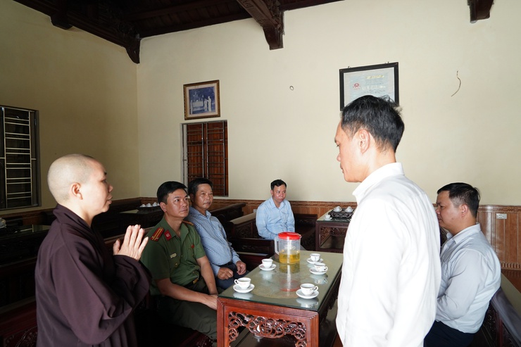 Đồng chí Phí Minh Hải – Bí thư Đảng ủy, Chủ tịch HĐND phường chúc mừng, động viên các tổ chức, chức sắc, cốt cán, nhân sĩ Phật giáo nhân dịp Đại lễ Phật đản Phật lịch 2570 – Dương lịch 2026- Ảnh 4.
