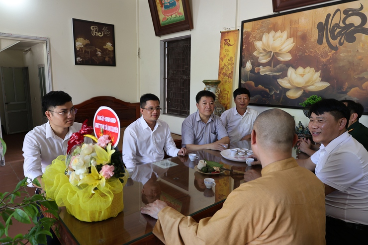 Lãnh đạo xã Đại Xuyên thăm, chúc mừng các cơ sở Phật giáo nhân dịp Đại lễ Phật đản 2026- Ảnh 5.