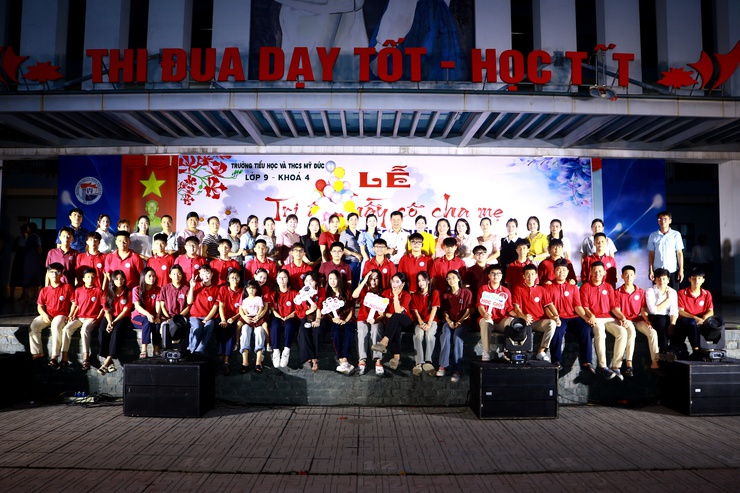 RỰC RỠ VÀ ẤM ÁP: LỄ TRI ÂN VÀ DẠ TIỆC TUỔI 15 ĐẦY ĐONG ĐẦY CẢM XÚC CỦA HỌC SINH KHỐI 9 – TRƯỜNG TH&THCS MỸ ĐỨC- Ảnh 11.