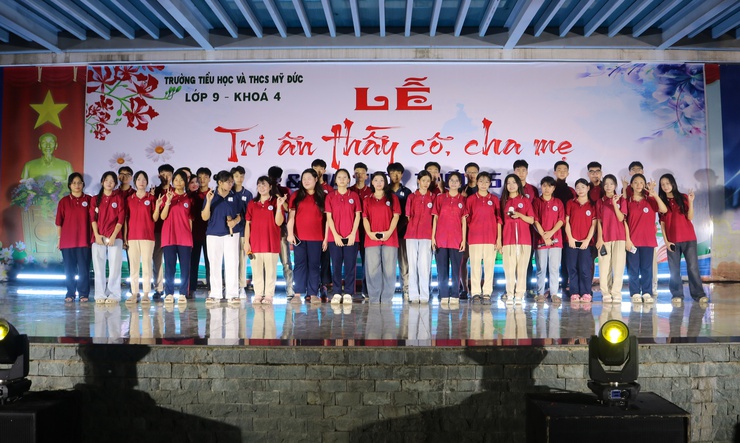 RỰC RỠ VÀ ẤM ÁP: LỄ TRI ÂN VÀ DẠ TIỆC TUỔI 15 ĐẦY ĐONG ĐẦY CẢM XÚC CỦA HỌC SINH KHỐI 9 – TRƯỜNG TH&THCS MỸ ĐỨC- Ảnh 3.