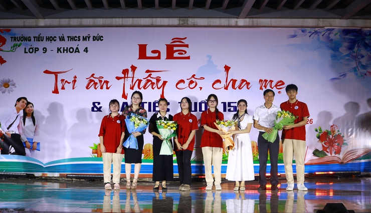 RỰC RỠ VÀ ẤM ÁP: LỄ TRI ÂN VÀ DẠ TIỆC TUỔI 15 ĐẦY ĐONG ĐẦY CẢM XÚC CỦA HỌC SINH KHỐI 9 – TRƯỜNG TH&THCS MỸ ĐỨC- Ảnh 6.