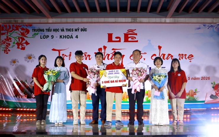 RỰC RỠ VÀ ẤM ÁP: LỄ TRI ÂN VÀ DẠ TIỆC TUỔI 15 ĐẦY ĐONG ĐẦY CẢM XÚC CỦA HỌC SINH KHỐI 9 – TRƯỜNG TH&THCS MỸ ĐỨC- Ảnh 1.