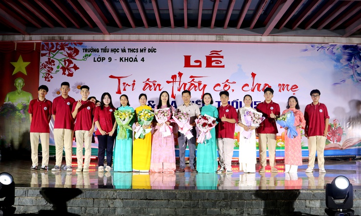 RỰC RỠ VÀ ẤM ÁP: LỄ TRI ÂN VÀ DẠ TIỆC TUỔI 15 ĐẦY ĐONG ĐẦY CẢM XÚC CỦA HỌC SINH KHỐI 9 – TRƯỜNG TH&THCS MỸ ĐỨC- Ảnh 8.
