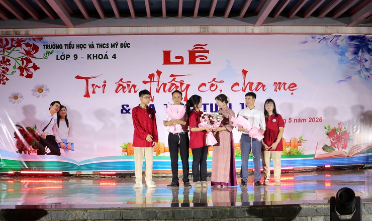 RỰC RỠ VÀ ẤM ÁP: LỄ TRI ÂN VÀ DẠ TIỆC TUỔI 15 ĐẦY ĐONG ĐẦY CẢM XÚC CỦA HỌC SINH KHỐI 9 – TRƯỜNG TH&THCS MỸ ĐỨC- Ảnh 9.