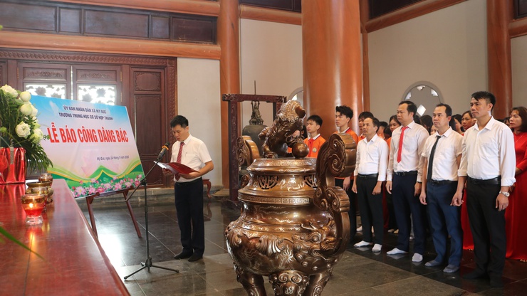 Lễ báo công dâng bác và hành trình vinh danh những "bông hoa" đạt thành tích xuất sắc của Trường THCS Hợp Thanh năm học 2025 - 2026 - Ảnh 8.