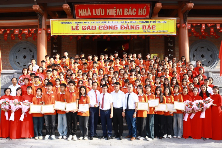 Lễ báo công dâng bác và hành trình vinh danh những "bông hoa" đạt thành tích xuất sắc của Trường THCS Hợp Thanh năm học 2025 - 2026 - Ảnh 13.
