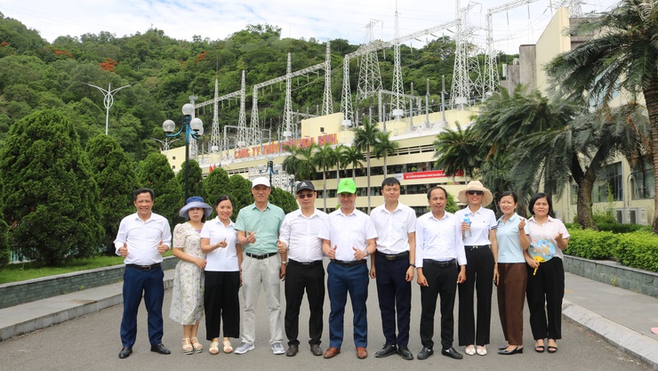 Lễ báo công dâng bác và hành trình vinh danh những "bông hoa" đạt thành tích xuất sắc của Trường THCS Hợp Thanh năm học 2025 - 2026 - Ảnh 15.