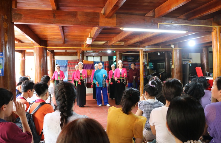 Lễ báo công dâng bác và hành trình vinh danh những "bông hoa" đạt thành tích xuất sắc của Trường THCS Hợp Thanh năm học 2025 - 2026 - Ảnh 17.