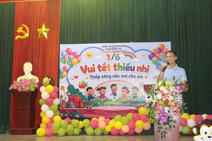 Thôn Đinh Xá tổ chức chuỗi hoạt động “Vui Tết thiếu nhi - Thắp sáng ước mơ cho em”- Ảnh 1.