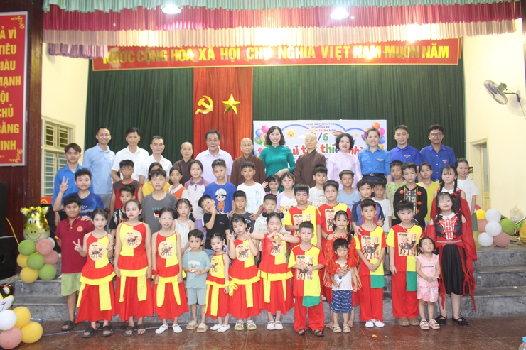 Thôn Đinh Xá tổ chức chuỗi hoạt động “Vui Tết thiếu nhi - Thắp sáng ước mơ cho em”- Ảnh 11.