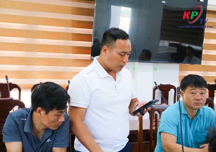 UBND xã Kiều Phú làm việc với các hộ dân có công trình vi phạm, sử dụng sai mục đích đất nông nghiệp trước khi thực hiện Quyết định cưỡng chế- Ảnh 4.