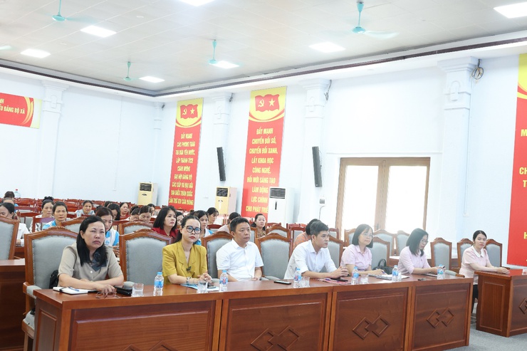 Hội LHPN thành phố Hà Nội tập huấn nghiệp vụ ủy thác Ngân hàng Chính sách xã hội và Ngân hàng Nông nghiệp và Phát triển nông thôn năm 2026 đối với các đơn vị trong Cụm thi đua số 06- Ảnh 1.