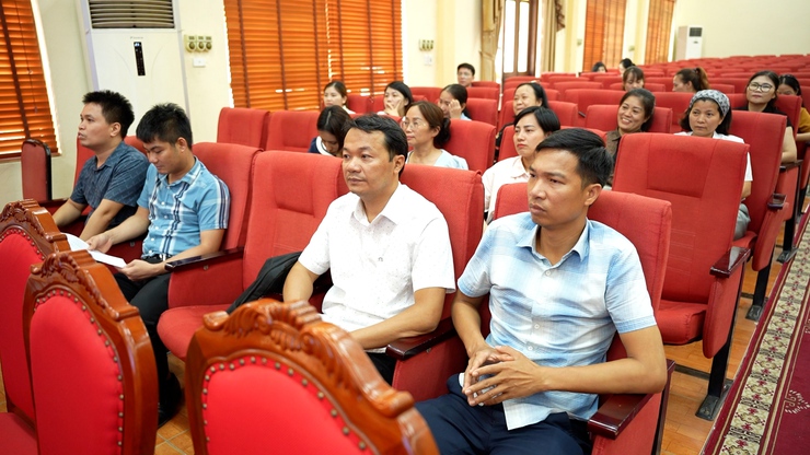 Đảng uỷ UBND xã tổ chức hội nghị quán triệt, tuyên truyền, thực hiện Nghị quyết số 02-NQ/TW ngày 17/3/2026 của Bộ Chính trị và Nghị quyết Hội nghị lần thứ II Ban Chấp hành Trung ương Đảng khóa XIV

- Ảnh 3.