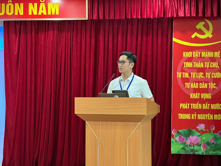Chuẩn hóa nghiệp vụ, nâng cao kỹ năng hỗ trợ người dân trong thực hiện dịch vụ công trực tuyến- Ảnh 1. Chuẩn hóa nghiệp vụ, nâng cao kỹ năng hỗ trợ người dân trong thực hiện dịch vụ công trực tuyến- Ảnh 1.