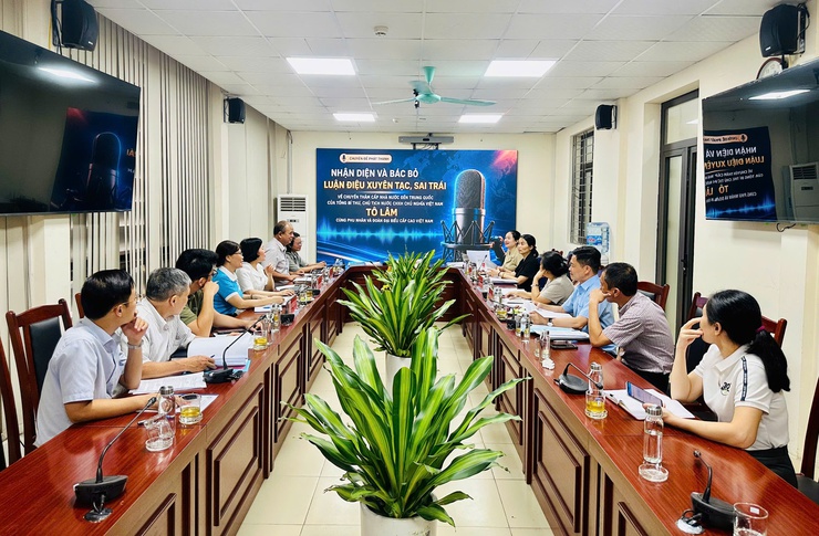 ĐẢNG ỦY PHƯỜNG LĨNH NAM TRIỂN KHAI HIỆU QUẢ CUỘC THI CHÍNH LUẬN VỀ BẢO VỆ NỀN TẢNG TƯ TƯỞNG CỦA ĐẢNG NĂM 2026- Ảnh 2.
