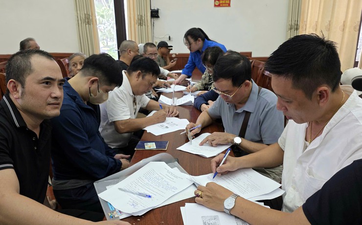 Bát Tràng hỗ trợ người dân đồng bộ Căn cước công dân, lập giấy ủy quyền hưởng lương hưu, trợ cấp BHXH- Ảnh 3.