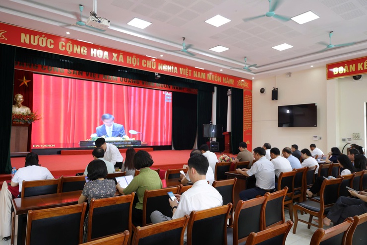 ĐẢNG UỶ XÃ THIÊN LỘC THAM GIA LỚP BỒI DƯỠNG NÂNG CAO NĂNG LỰC, XỬ LÝ TÌNH HUỐNG THỰC TIỄN ĐỐI VỚI ĐỘI NGŨ CÁN BỘ CƠ SỞ- Ảnh 5.