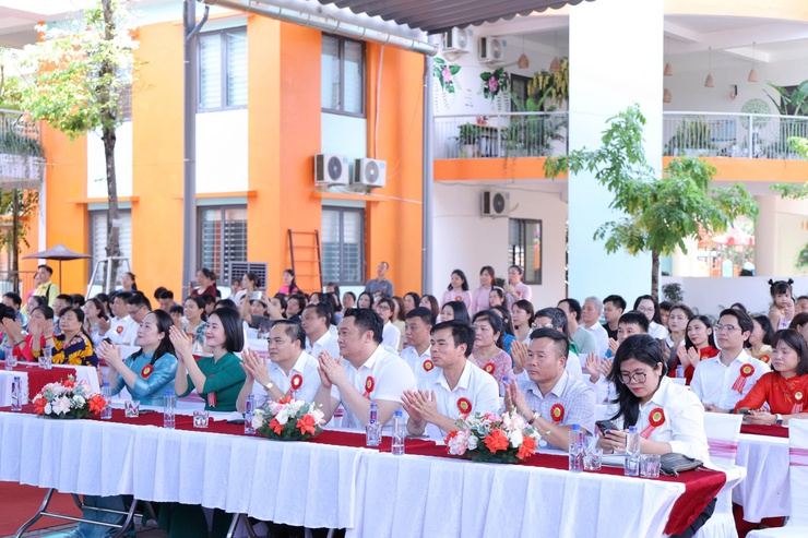 TRƯỜNG MẦM NON KIM NỖ ĐÓN BẰNG CÔNG NHẬN TRƯỜNG ĐẠT CHUẨN QUỐC GIA MỨC ĐỘ 2 VÀ BẾ GIẢNG NĂM HỌC 2025 – 2026- Ảnh 4.