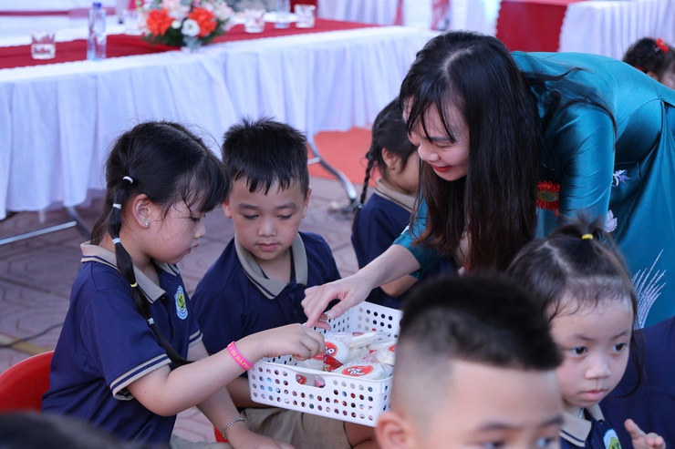 TRƯỜNG MẦM NON KIM NỖ ĐÓN BẰNG CÔNG NHẬN TRƯỜNG ĐẠT CHUẨN QUỐC GIA MỨC ĐỘ 2 VÀ BẾ GIẢNG NĂM HỌC 2025 – 2026- Ảnh 25.