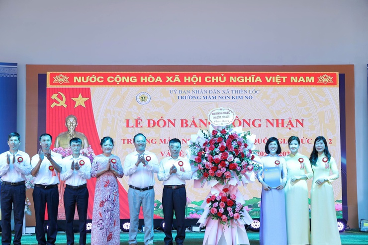 TRƯỜNG MẦM NON KIM NỖ ĐÓN BẰNG CÔNG NHẬN TRƯỜNG ĐẠT CHUẨN QUỐC GIA MỨC ĐỘ 2 VÀ BẾ GIẢNG NĂM HỌC 2025 – 2026- Ảnh 6.