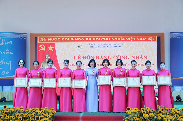 TRƯỜNG MẦM NON KIM NỖ ĐÓN BẰNG CÔNG NHẬN TRƯỜNG ĐẠT CHUẨN QUỐC GIA MỨC ĐỘ 2 VÀ BẾ GIẢNG NĂM HỌC 2025 – 2026- Ảnh 15.