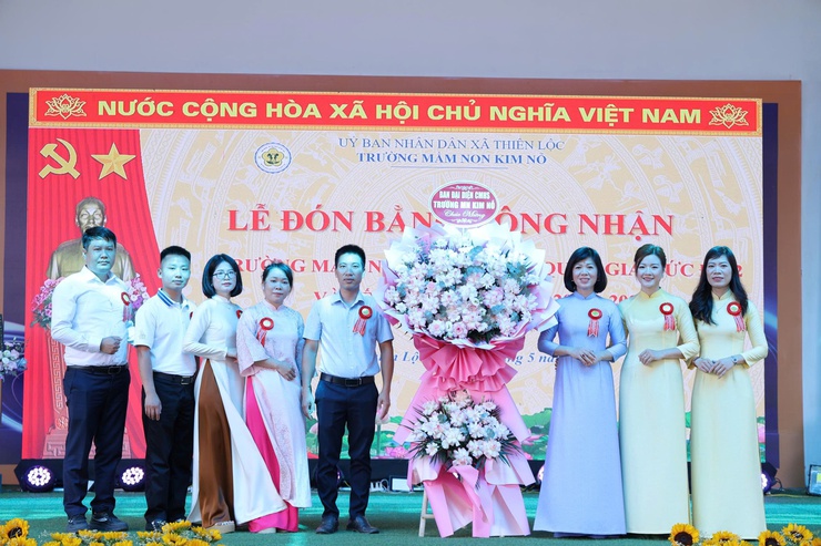 TRƯỜNG MẦM NON KIM NỖ ĐÓN BẰNG CÔNG NHẬN TRƯỜNG ĐẠT CHUẨN QUỐC GIA MỨC ĐỘ 2 VÀ BẾ GIẢNG NĂM HỌC 2025 – 2026- Ảnh 9.