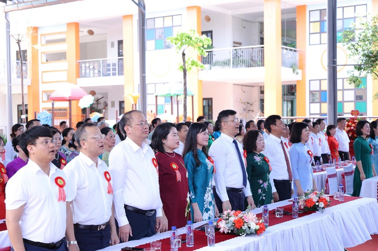 TRƯỜNG MẦM NON KIM NỖ ĐÓN BẰNG CÔNG NHẬN TRƯỜNG ĐẠT CHUẨN QUỐC GIA MỨC ĐỘ 2 VÀ BẾ GIẢNG NĂM HỌC 2025 – 2026- Ảnh 1.