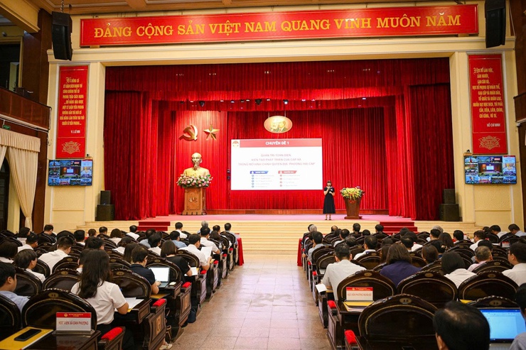 Khai mạc Lớp bồi dưỡng nâng cao năng lực xử lý tình huống thực tiễn đối với đội ngũ cán bộ cơ sở- Ảnh 4.