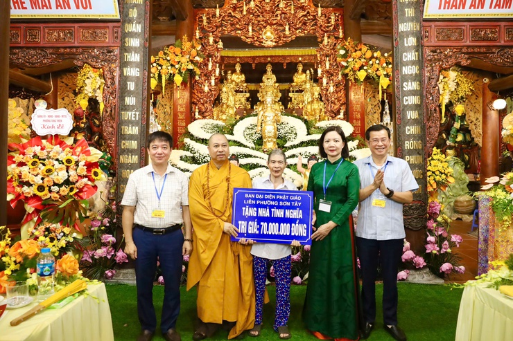 
Trang nghiêm Đại lễ Phật Đản phật lịch 2570 - Dương lịch 2026 tại Chùa Cúc, phường Tùng Thiện- Ảnh 6.