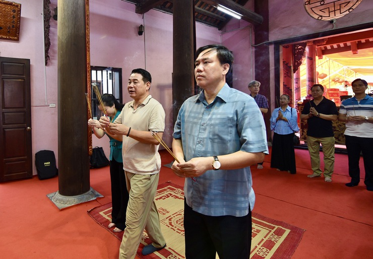 Lễ dâng hương tưởng niệm Đức Phù Đổng Thiên Vương tại Đền Sóc – nét đẹp văn hóa tâm linh của phường Xuân Đỉnh- Ảnh 1.