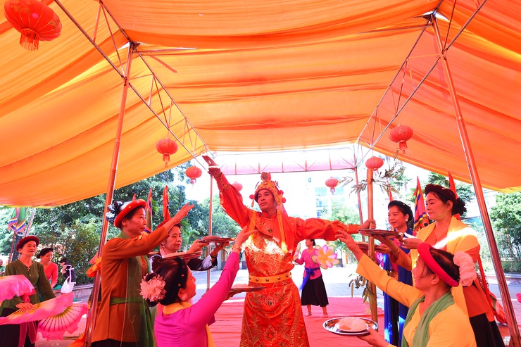 Lễ dâng hương tưởng niệm Đức Phù Đổng Thiên Vương tại Đền Sóc – nét đẹp văn hóa tâm linh của phường Xuân Đỉnh- Ảnh 4.