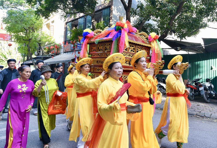 Lễ dâng hương tưởng niệm Đức Phù Đổng Thiên Vương tại Đền Sóc – nét đẹp văn hóa tâm linh của phường Xuân Đỉnh- Ảnh 2.