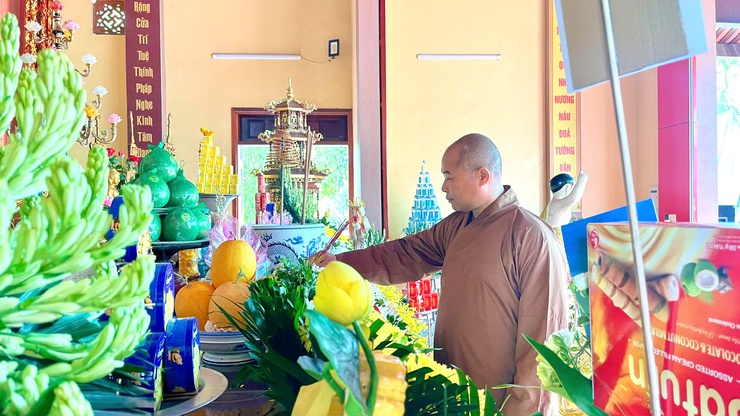 ĐỒNG CHÍ CHỦ TỊCH ỦY BAN MTTQ VIỆT NAM XÃ PHÚ XUYÊN THĂM, CHÚC MỪNG CÁC CƠ SỞ PHẬT GIÁO NHÂN ĐẠI LỄ PHẬT ĐẢN PHẬT LỊCH 2570- Ảnh 1.