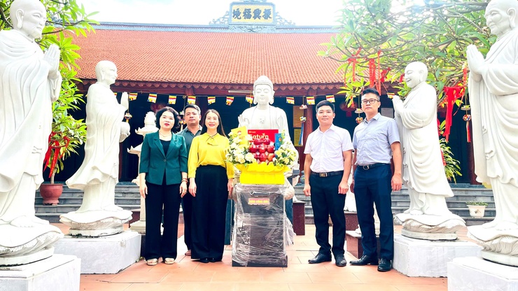 ĐỒNG CHÍ CHỦ TỊCH ỦY BAN MTTQ VIỆT NAM XÃ PHÚ XUYÊN THĂM, CHÚC MỪNG CÁC CƠ SỞ PHẬT GIÁO NHÂN ĐẠI LỄ PHẬT ĐẢN PHẬT LỊCH 2570- Ảnh 2.