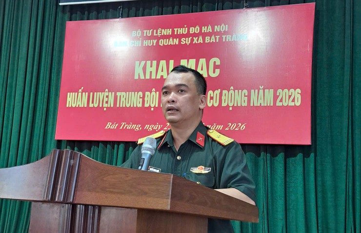 Bát Tràng khai mạc huấn luyện lực lượng dân quân cơ động năm 2026- Ảnh 2.