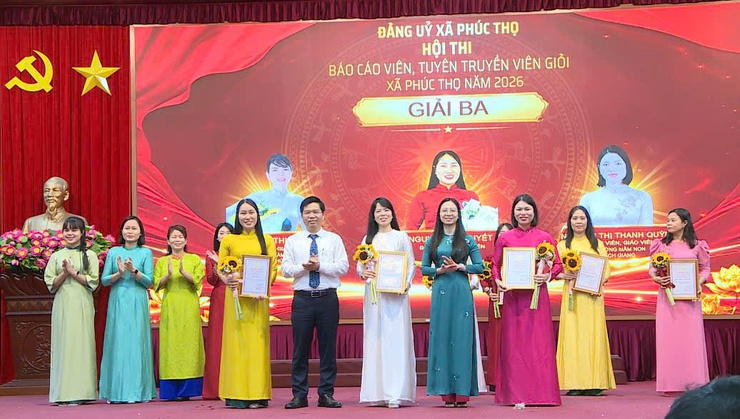 PHÚC THỌ TỔNG KẾT CUỘC THI CHÍNH LUẬN VỀ BẢO VỆ NỀN TẢNG TƯ TƯỞNG CỦA ĐẢNG LẦN THỨ SÁU, NĂM 2026 VÀ HỘI THI BÁO CÁO VIÊN, TUYÊN TRUYỀN VIÊN GIỎI NĂM 2026- Ảnh 9.