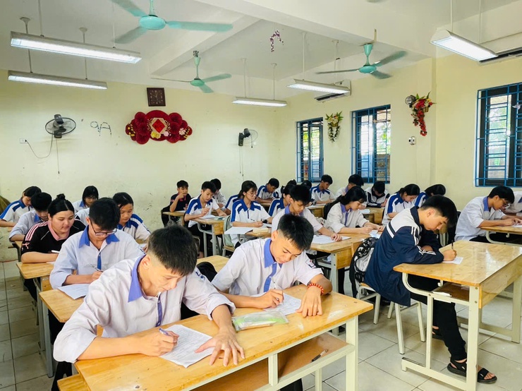     Trường THCS Đại Xuyên nỗ lực ôn thi nước rút cho học sinh lớp 9- Ảnh 2.