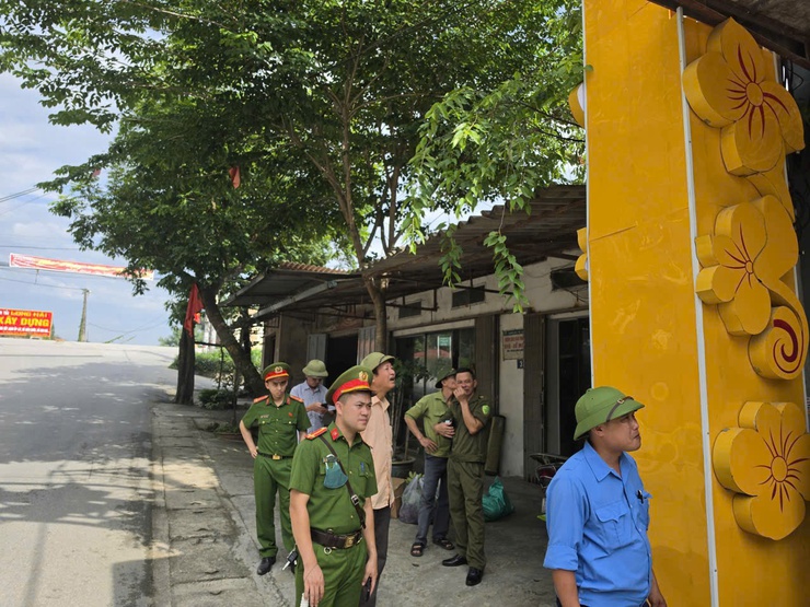 Thông Báo cảu UBND xã về việc tổ chức giải tỏa vi phạm hành lang an toàn giao thông đường bộ và trật tự đô thị trên địa bàn xã Bất Bạt- Ảnh 1.