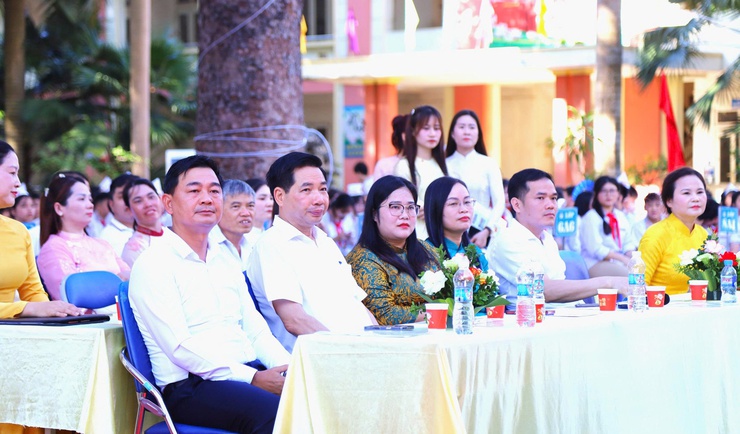 THCS Đại Thịnh bế giảng năm học 2025-2026, tuyên dương nhiều tập thể, học sinh tiêu biểu- Ảnh 2.
