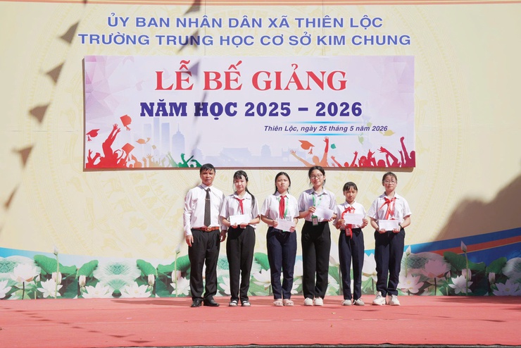Trường THCS Kim Chung tổ chức Lễ bế giảng năm học 2025 – 2026- Ảnh 15.