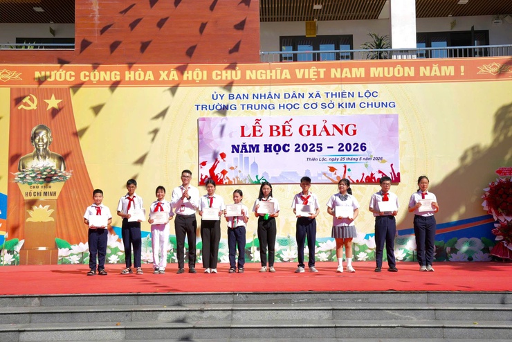 Trường THCS Kim Chung tổ chức Lễ bế giảng năm học 2025 – 2026- Ảnh 12.